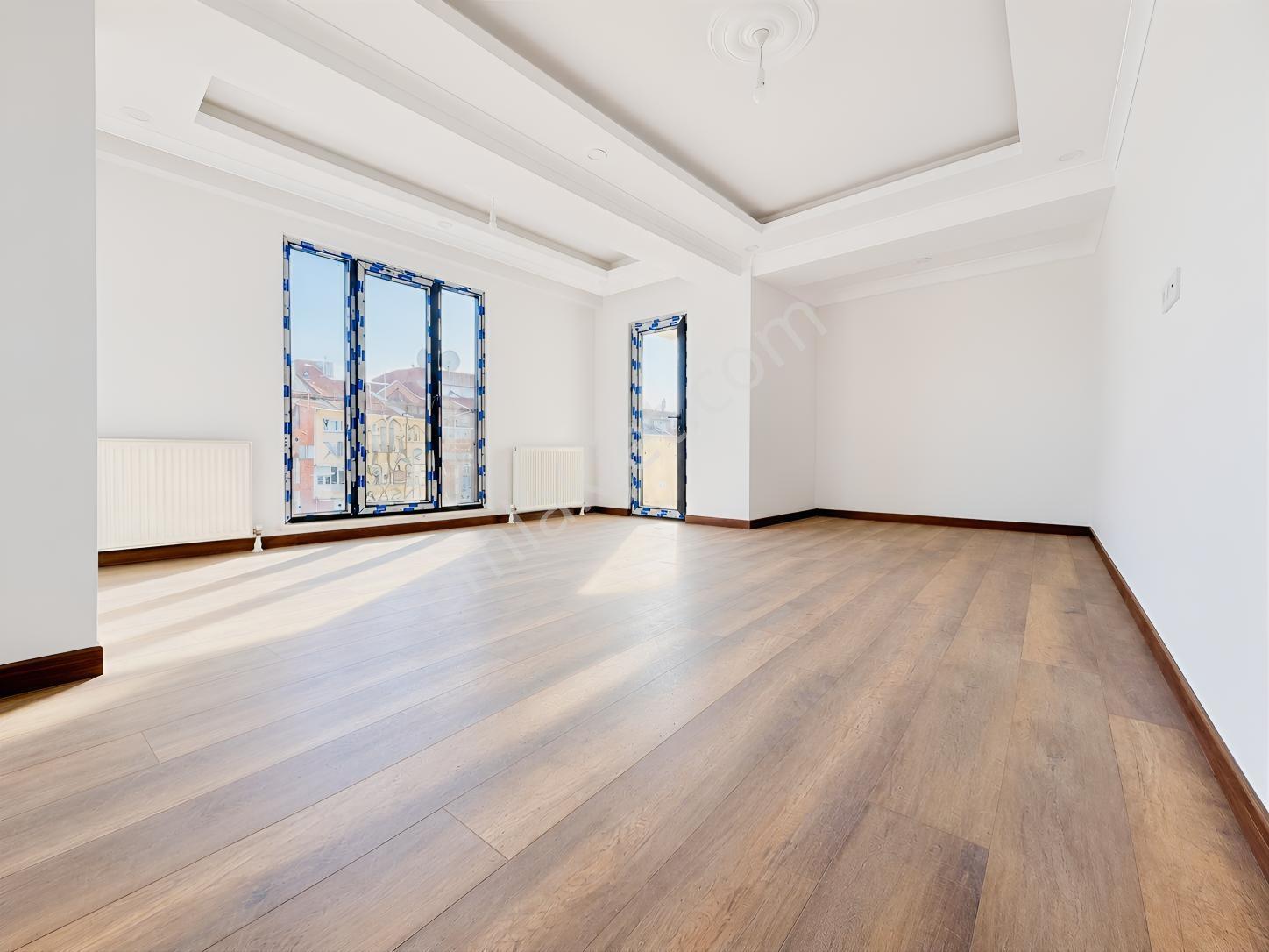 İlk Yuva Metrosu 135m2 Tek Daire Üzeri E.banyolu Güney Cephe — fotoğraf 2