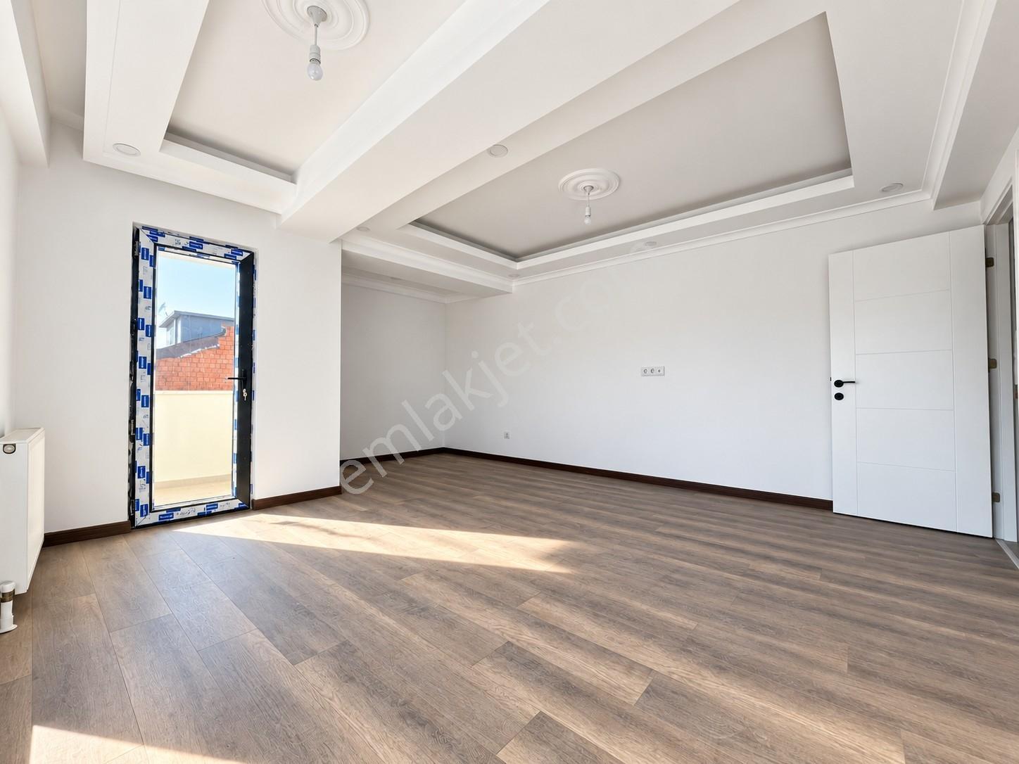İlk Yuva Metrosu 135m2 Tek Daire Üzeri E.banyolu Güney Cephe — fotoğraf 4