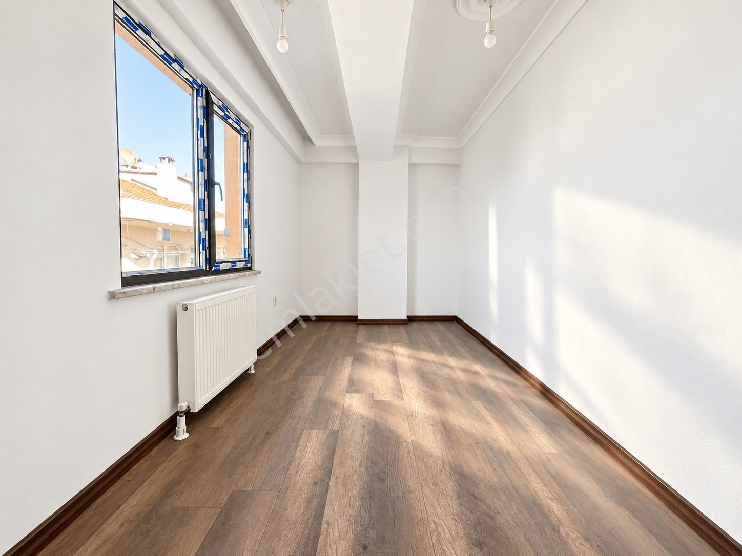 İlk Yuva Metrosu 135m2 Tek Daire Üzeri E.banyolu Güney Cephe — fotoğraf 9