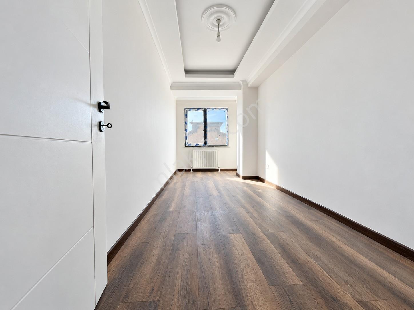 İlk Yuva Metrosu 135m2 Tek Daire Üzeri E.banyolu Güney Cephe — fotoğraf 10