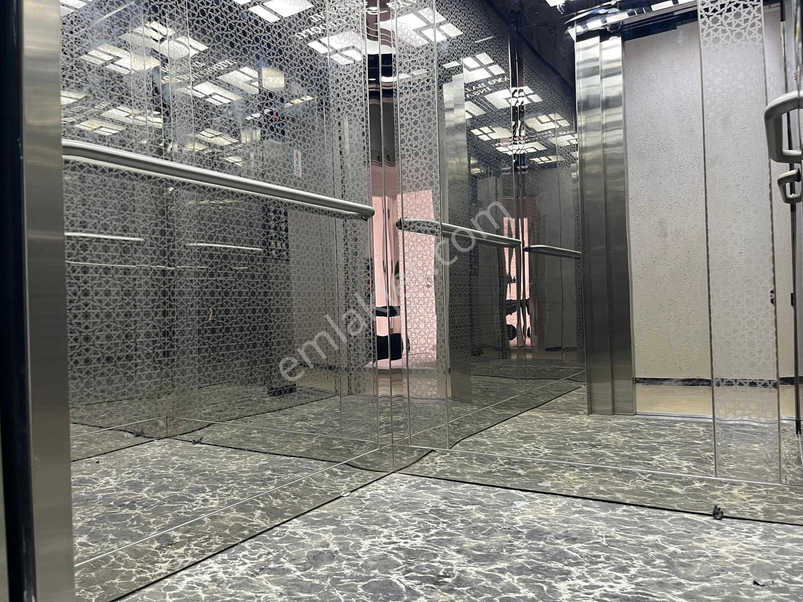İlk Yuva Metrosu 135m2 Tek Daire Üzeri E.banyolu Güney Cephe — fotoğraf 20