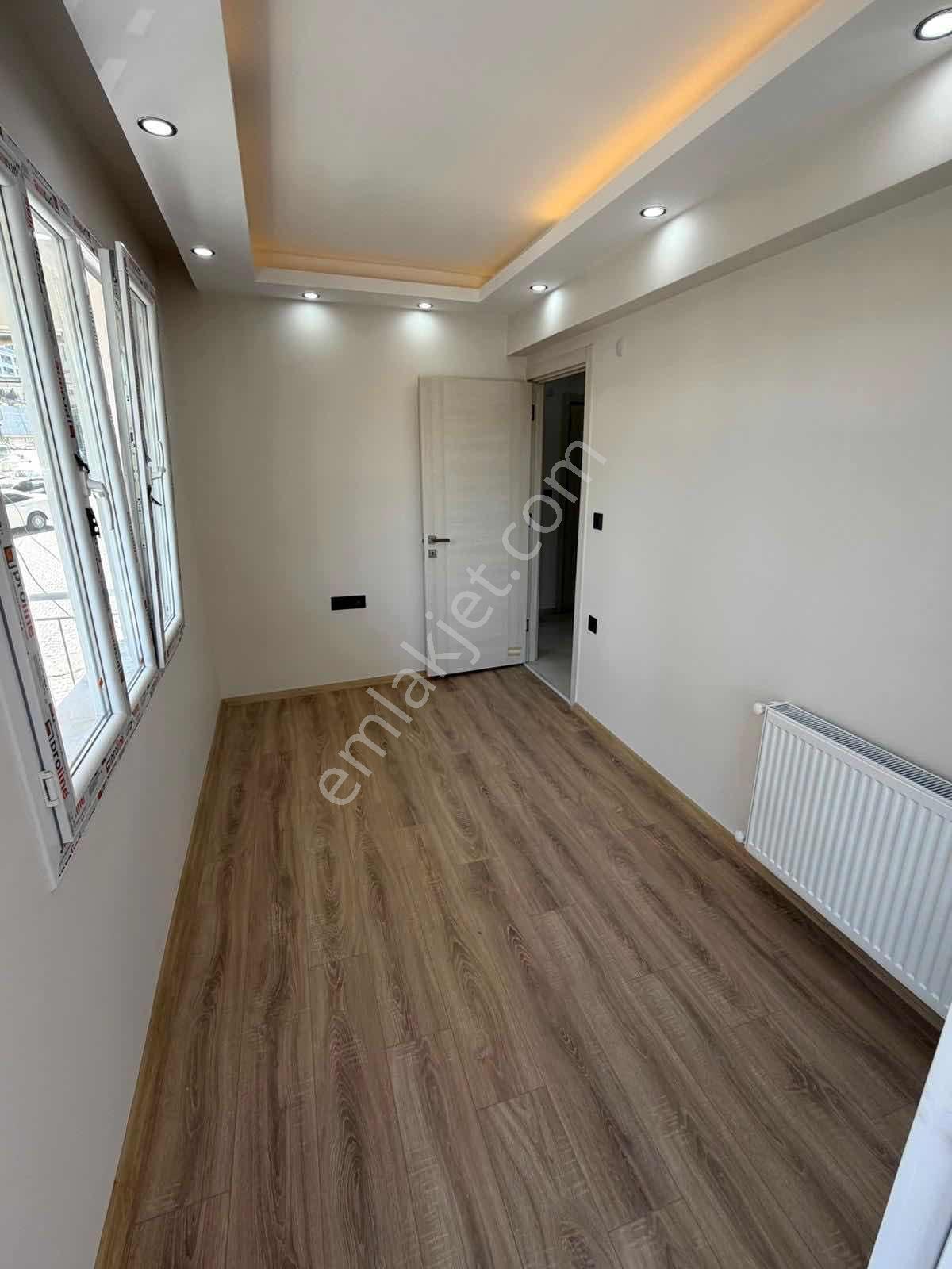 Üçyol Meydana 100 Metre 2+1 Arakat Köşe Tadilatlı Fırsat Satılık — fotoğraf 5