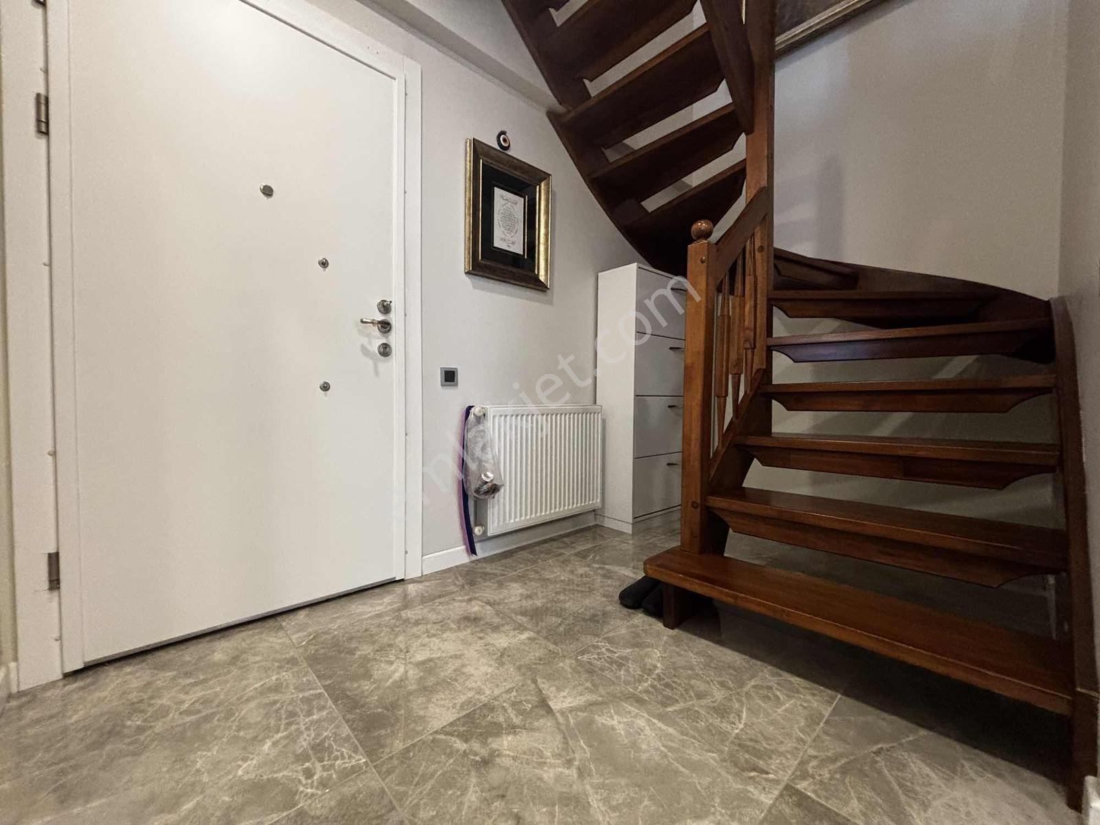 Zuhuratbaba Da Özel Yapım 7 Yıllık 20m2 Teraslı 4+1 200m2 — fotoğraf 4