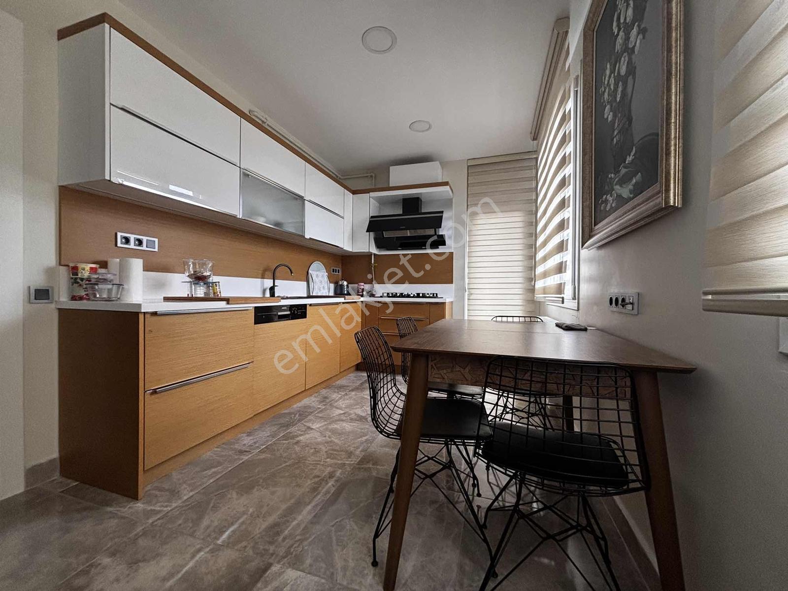 Zuhuratbaba Da Özel Yapım 7 Yıllık 20m2 Teraslı 4+1 200m2 — fotoğraf 9