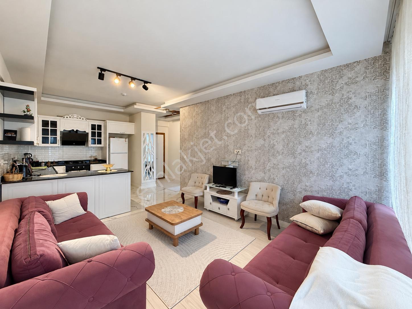 Remax Palm'Den Tömük De,Site İçerisinde Satılık Eşyalı 1+1 Daire