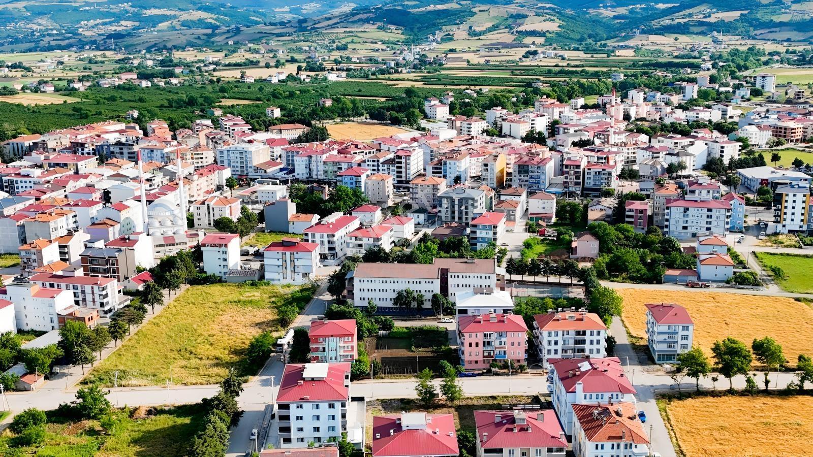 Cumhuriyet Mahallesi'nde Fırsat 706m2 Arsa — fotoğraf 4