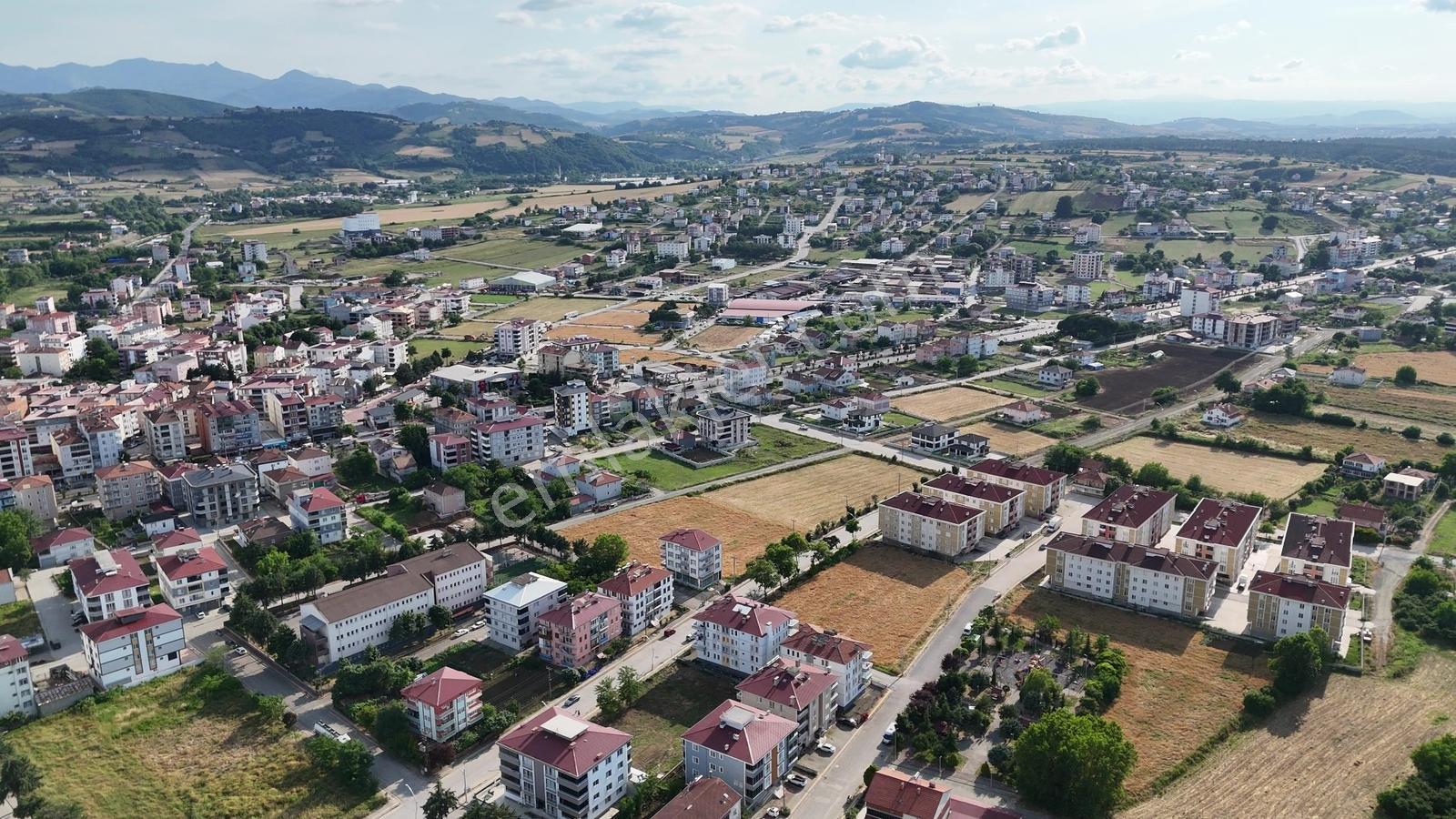 Cumhuriyet Mahallesi'nde Fırsat 706m2 Arsa — fotoğraf 11