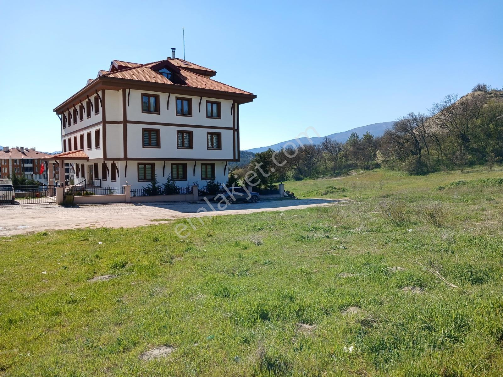 Remax Design Mudurnuda İmarlı 441 Metrekare Satılık Arsa — fotoğraf 7