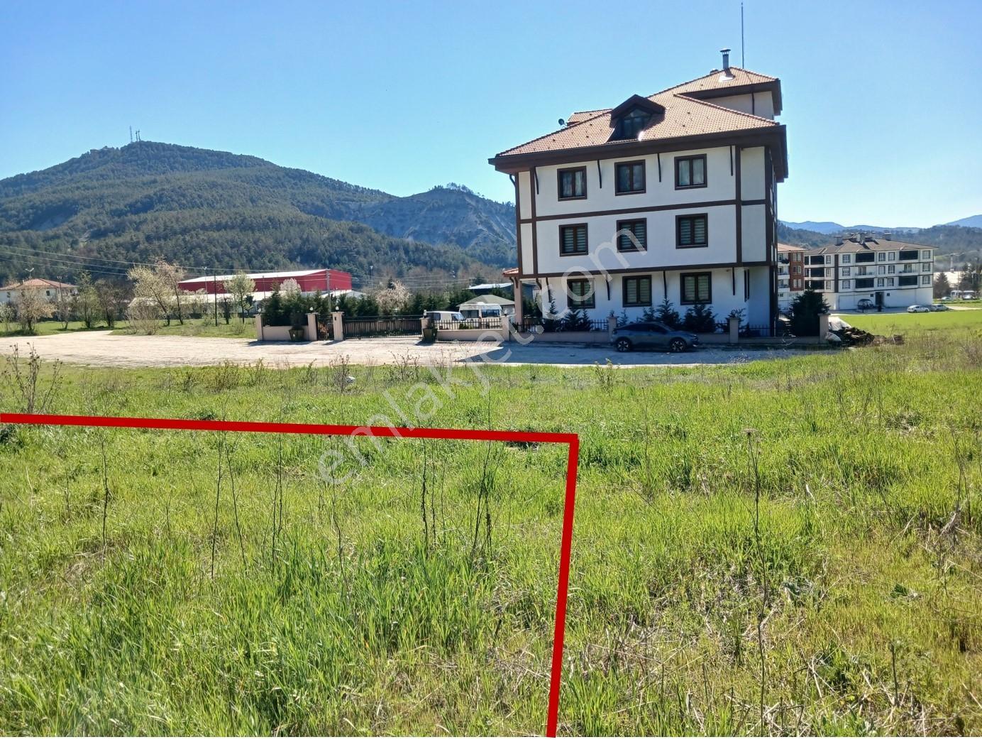Remax Design Mudurnuda İmarlı 441 Metrekare Satılık Arsa — fotoğraf 9