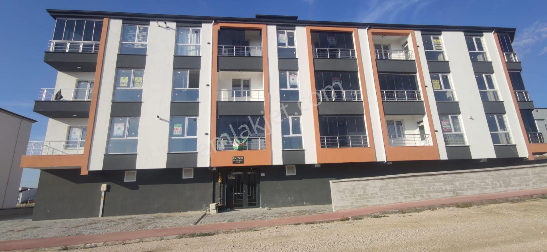 Enzade Emlaktan Satılık-Kiralık 1+1 Daire