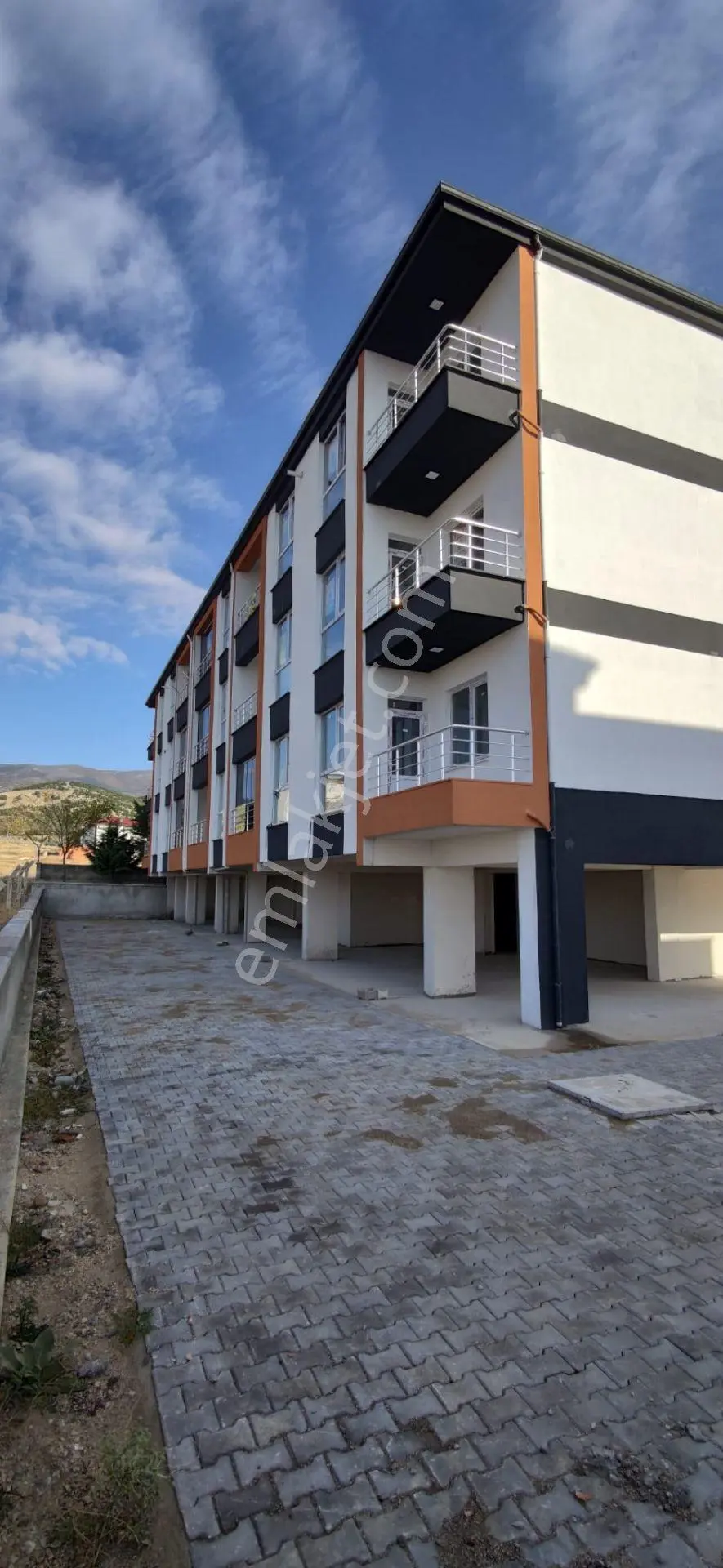 Enzade Emlaktan Satılık-kiralık 1+1 Daire — fotoğraf 2