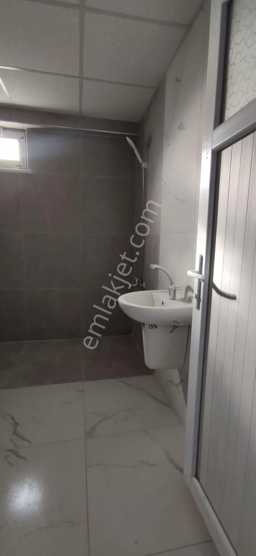 Enzade Emlaktan Satılık-kiralık 1+1 Daire — fotoğraf 5