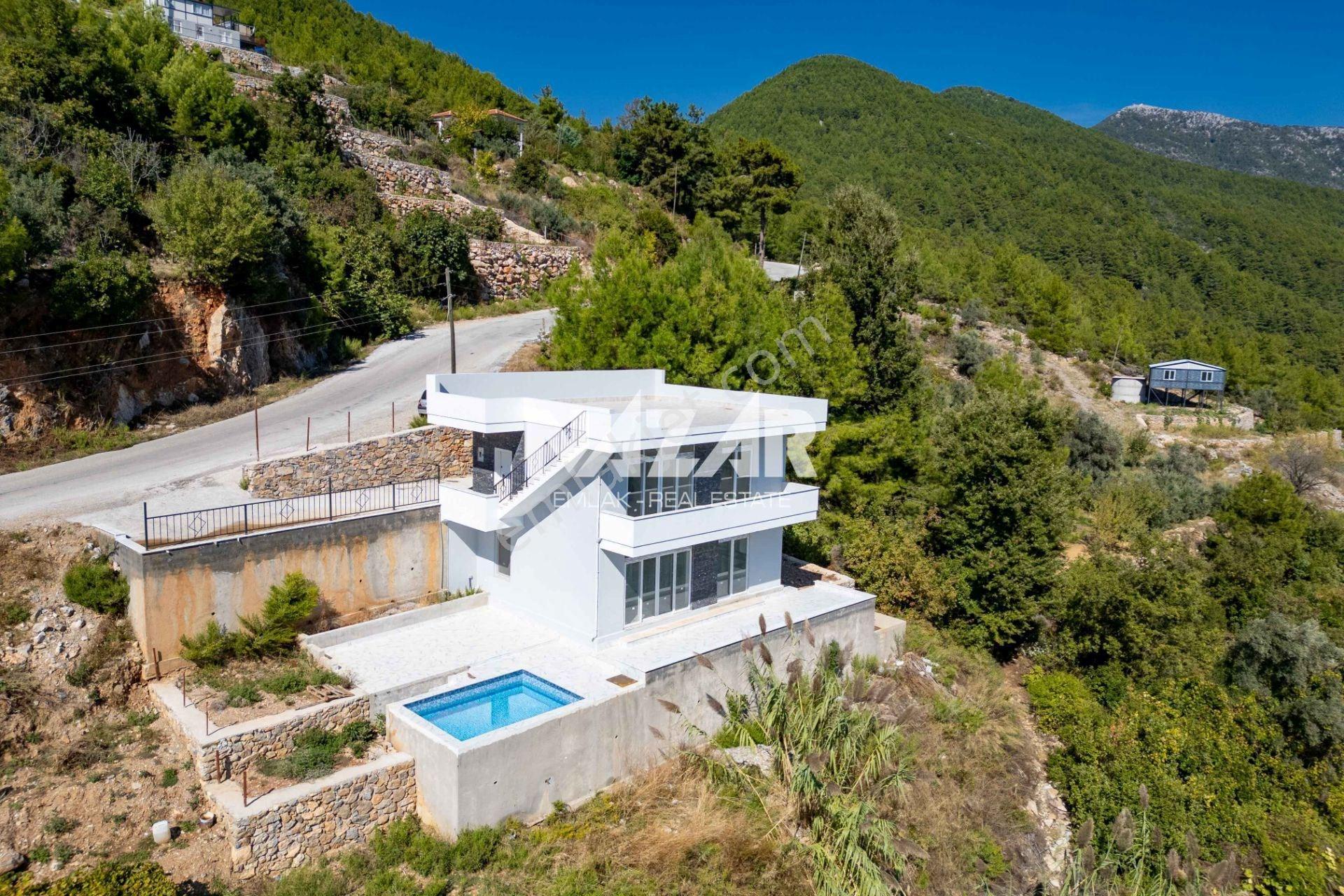 Alanya Asmaca’Da Satılık 3+1 Müstakil Ev Ve 741 M2 Tarla