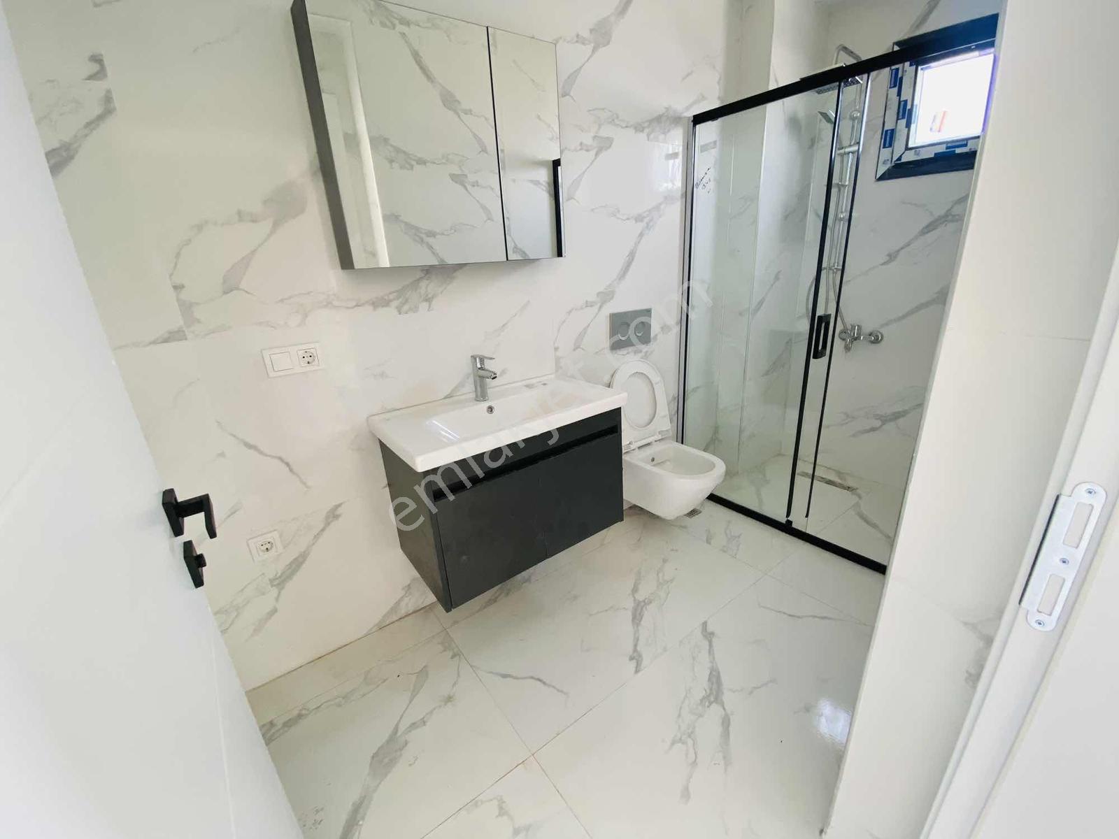Denize Yürüme Mesafesinde Müstakil 3+1 Bahçeli Site İçi Villa — fotoğraf 8