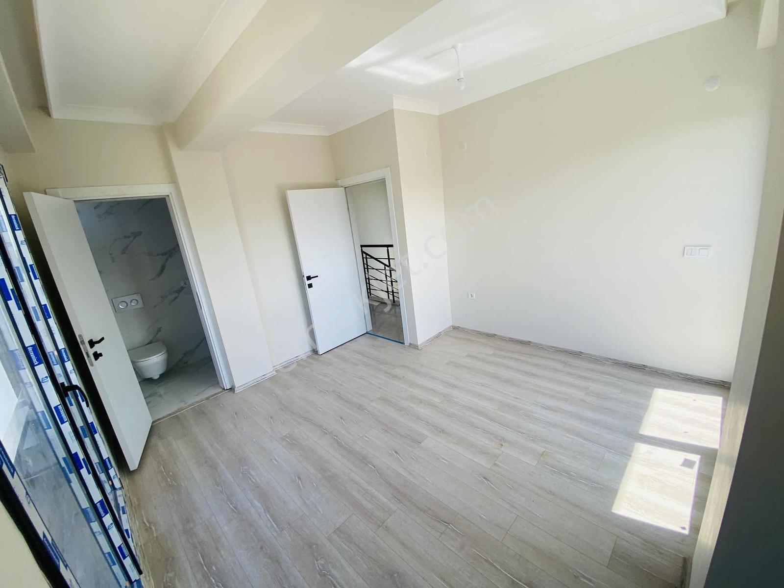 Denize Yürüme Mesafesinde Müstakil 3+1 Bahçeli Site İçi Villa — fotoğraf 11