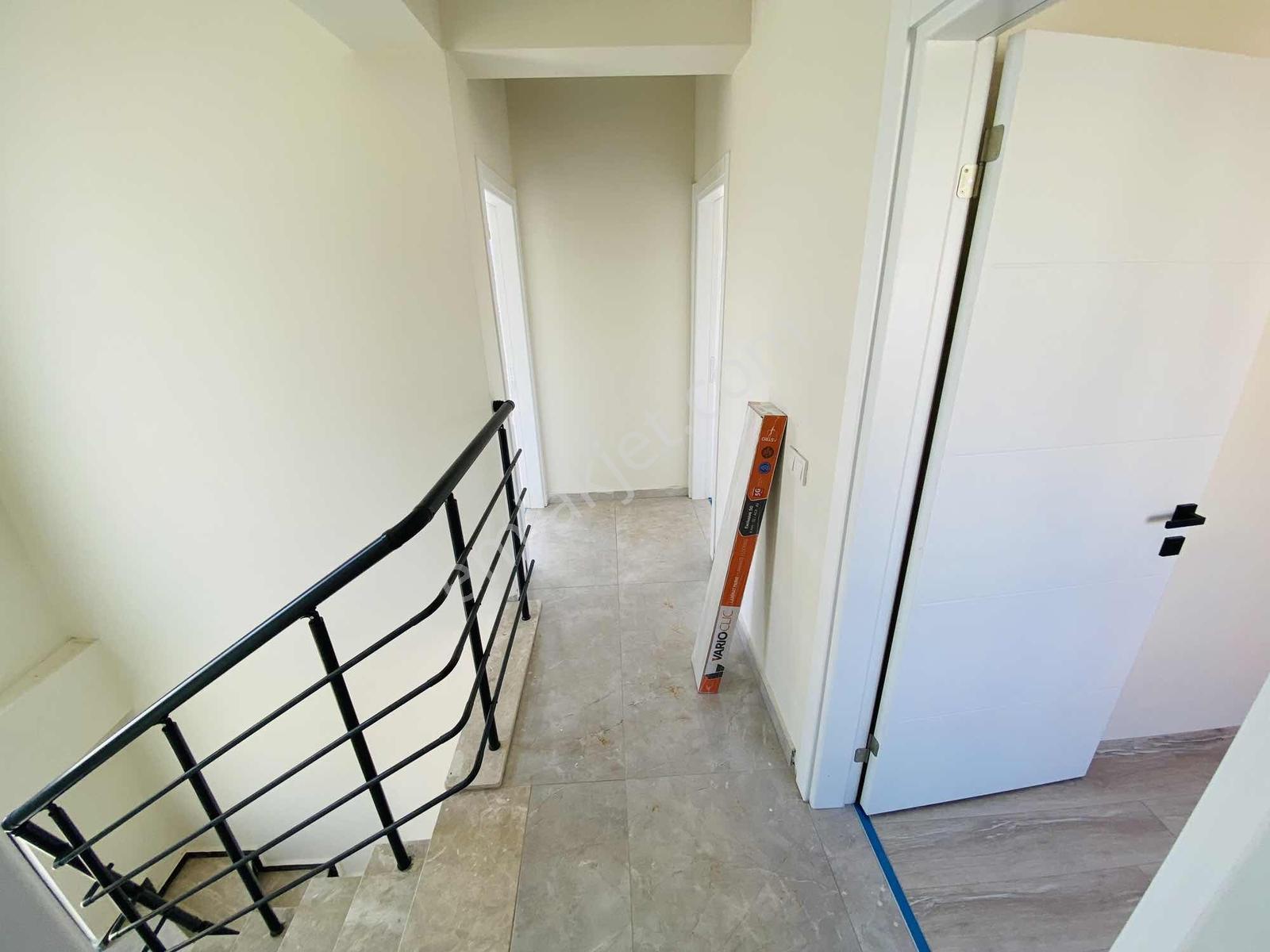 Denize Yürüme Mesafesinde Müstakil 3+1 Bahçeli Site İçi Villa — fotoğraf 19