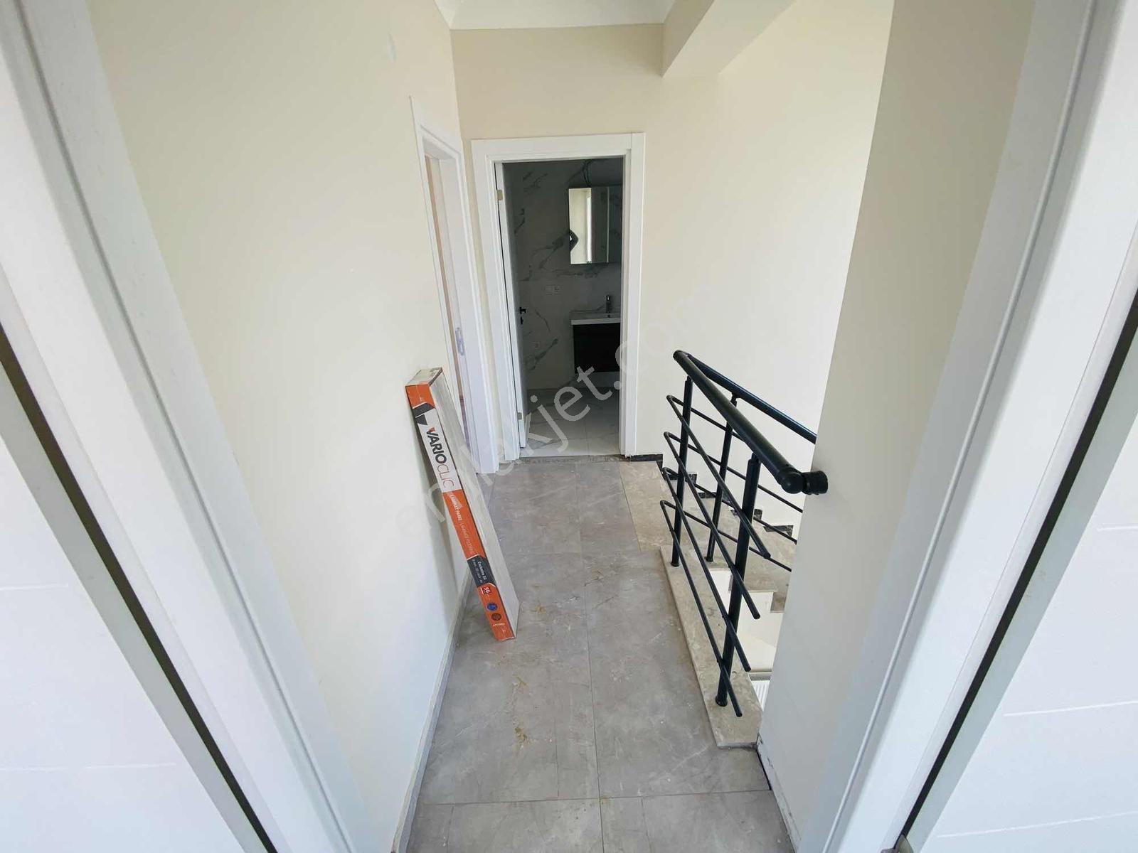 Denize Yürüme Mesafesinde Müstakil 3+1 Bahçeli Site İçi Villa — fotoğraf 29