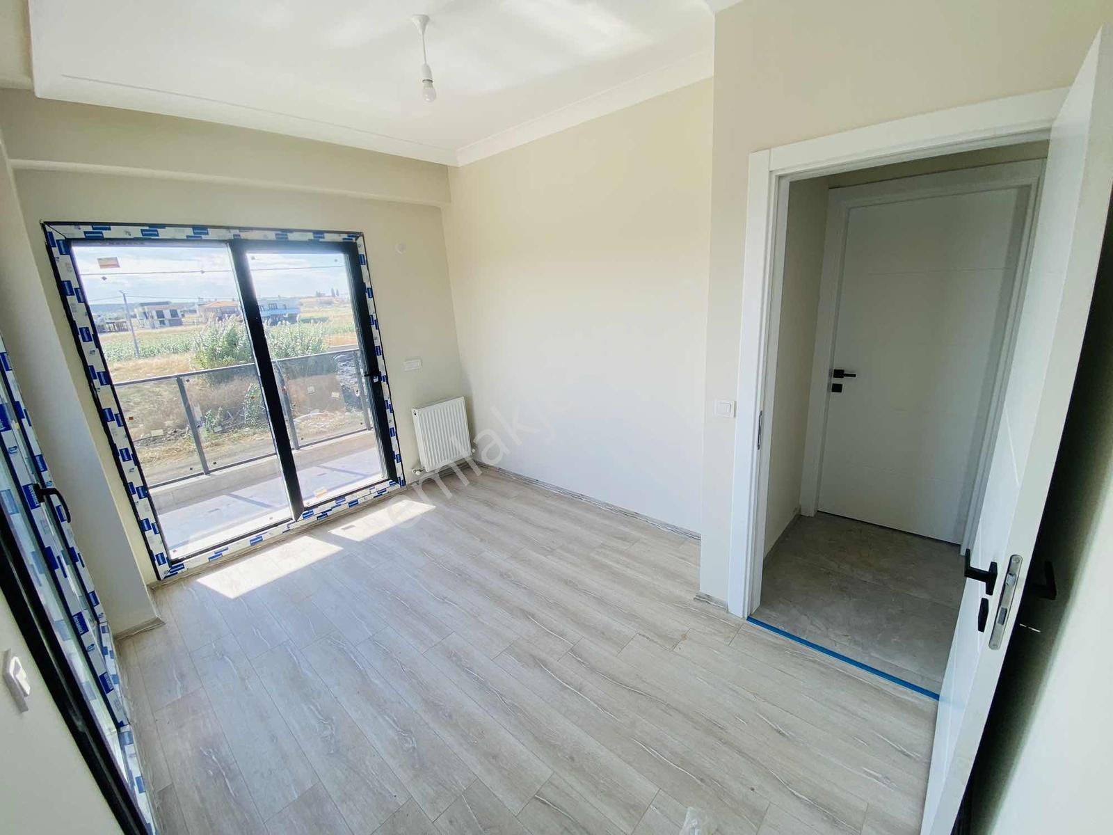 Denize Yürüme Mesafesinde Müstakil 3+1 Bahçeli Site İçi Villa — fotoğraf 32