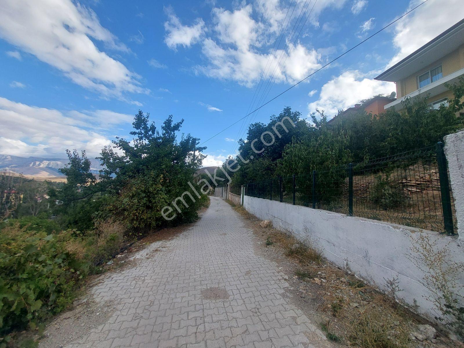 Çamardı Maden'de Satılık Toplamı 1.095 M² 3 Adet İmarlı Arsa. — fotoğraf 4