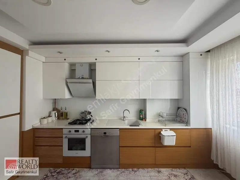 Şemikler'de Satılık Arakat 3+1 Daire Site İçerisinde Full Beyan — fotoğraf 3