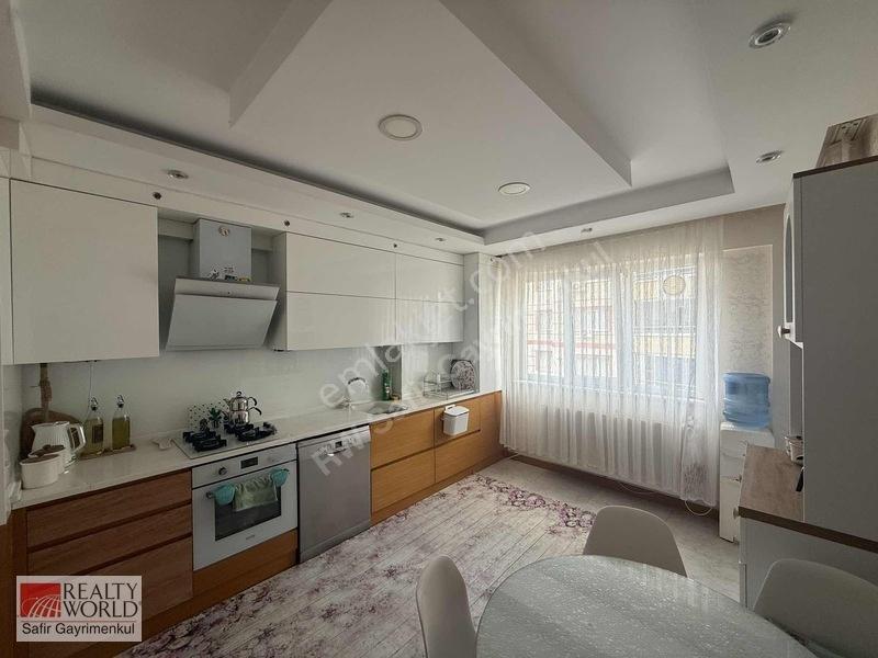 Şemikler'de Satılık Arakat 3+1 Daire Site İçerisinde Full Beyan — fotoğraf 6