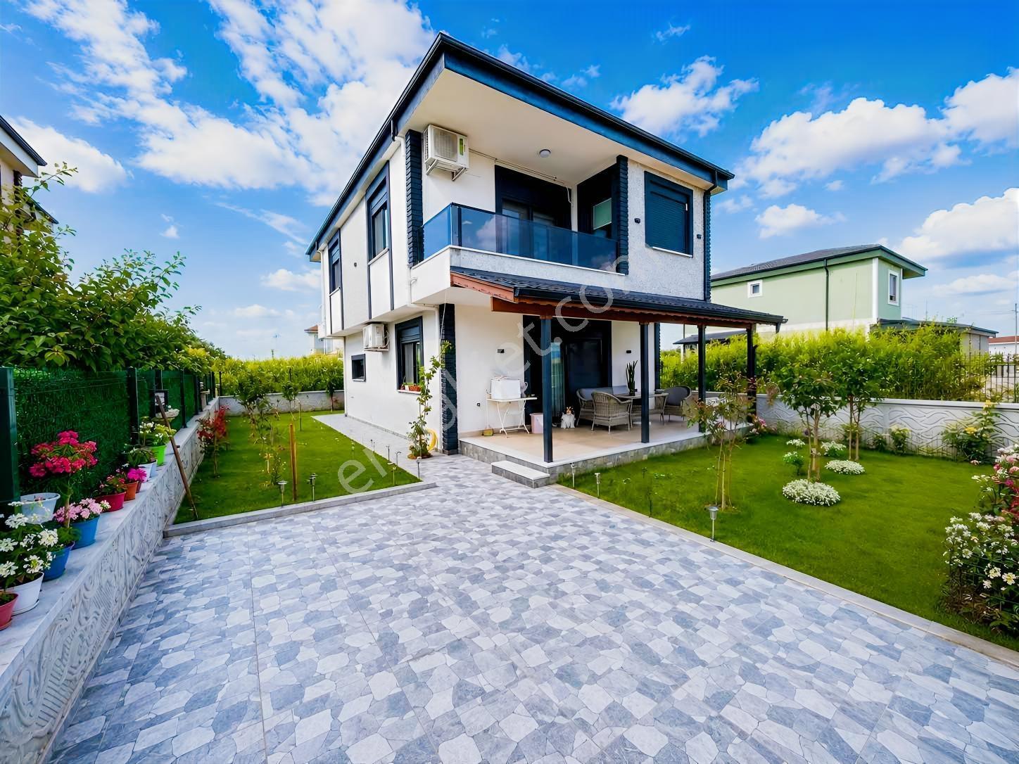 Dağlı !Gayrimenkul'Den|Geniş Bahçeli|Lüks|3+1|Villa!!