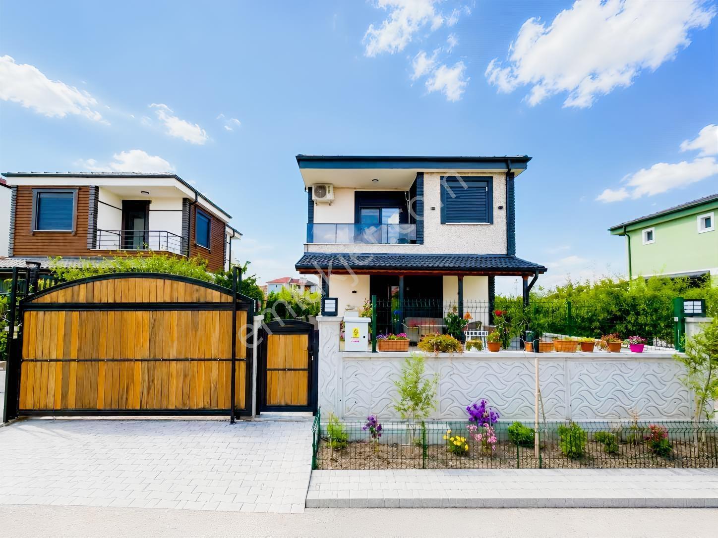 Dağlı !gayrimenkul'den|geniş Bahçeli|lüks|3+1|villa!! — fotoğraf 2