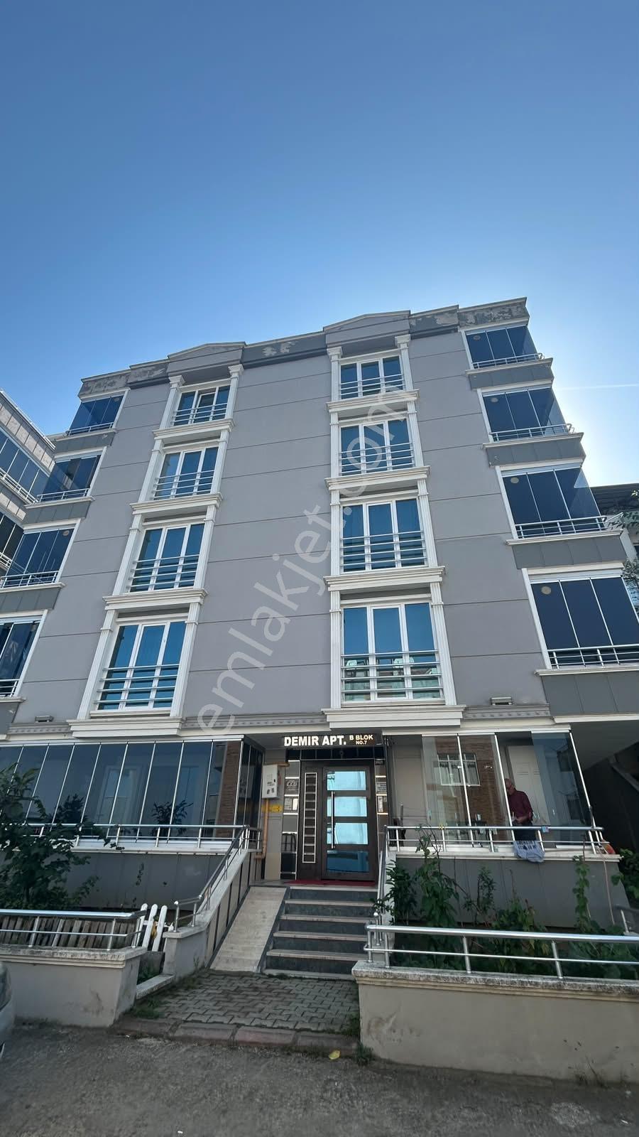 Atakum Esenevler Mahallesinde Satılık 2+1 Daire