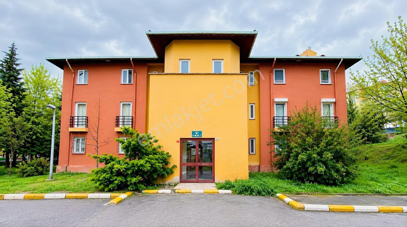 Ataşehir Yeşim Sitesi Satılık 2+1 Daire L 140 M2 Arsa Payı