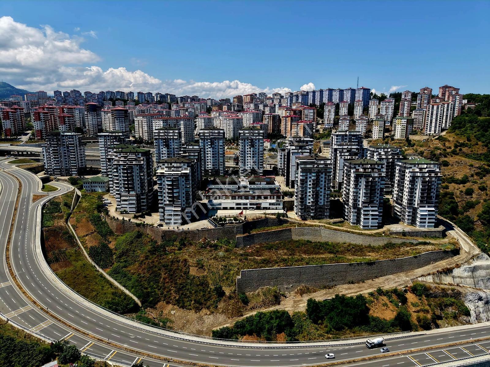 Emlak World'Den 1001 Pırlanta Sitesi Satılık 3+1 Manzaralı Daire