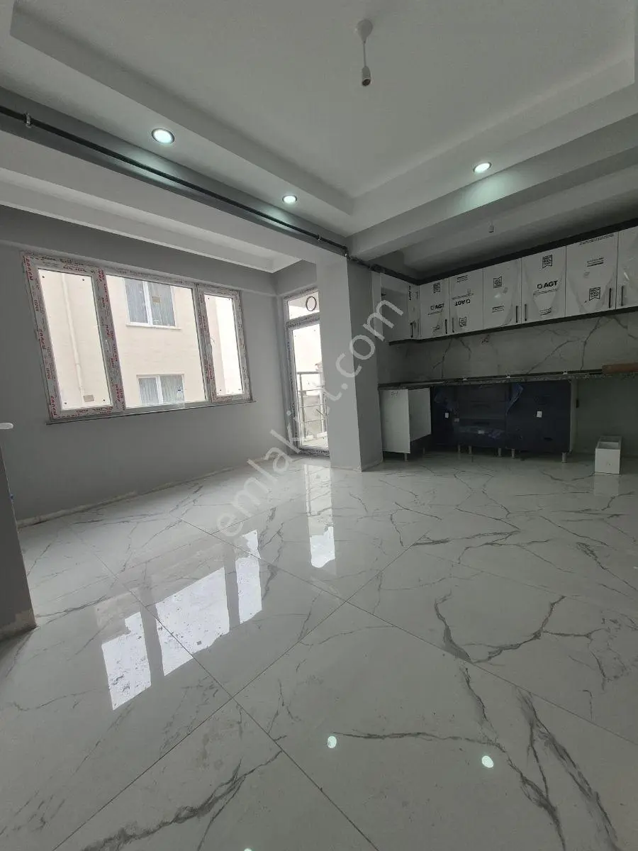 Au Çamlıca Mah. Tombakzade Blv. Yakını 1+1 Fırsat Apart — fotoğraf 2