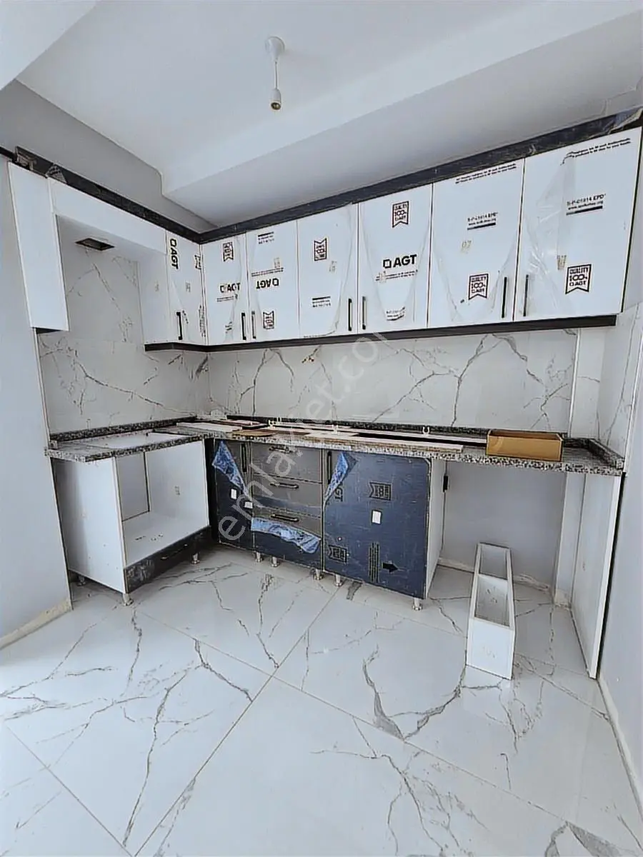 Au Çamlıca Mah. Tombakzade Blv. Yakını 1+1 Fırsat Apart — fotoğraf 4