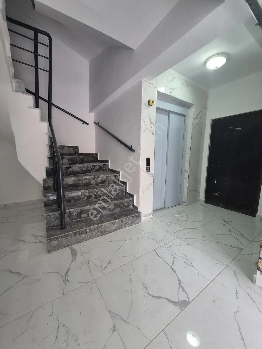 Au Çamlıca Mah. Tombakzade Blv. Yakını 1+1 Fırsat Apart — fotoğraf 13