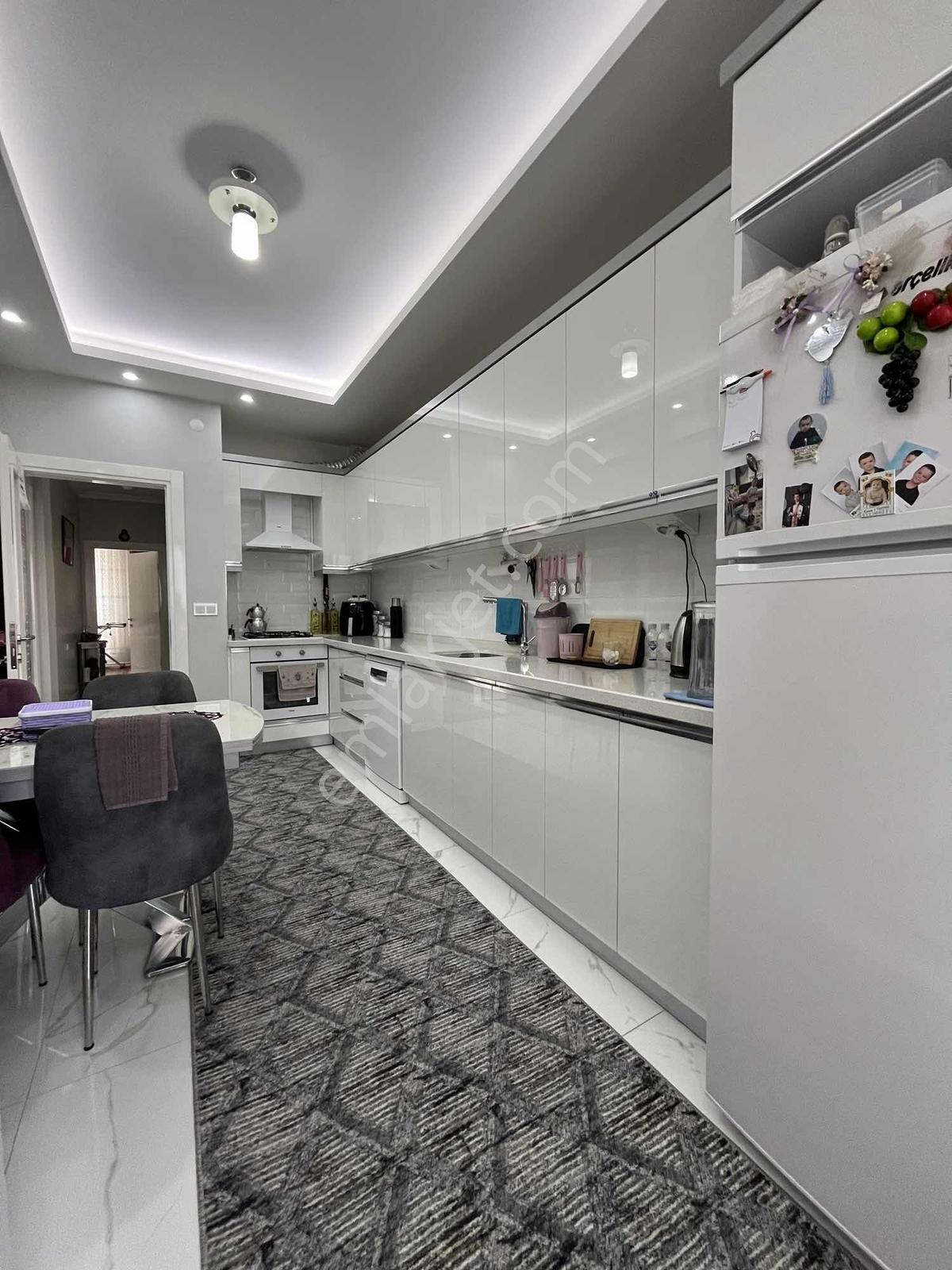 Lt-vadişehir'in En Merkezi Lokasyonunda Geniş 2+1 Lüx Daire — fotoğraf 2