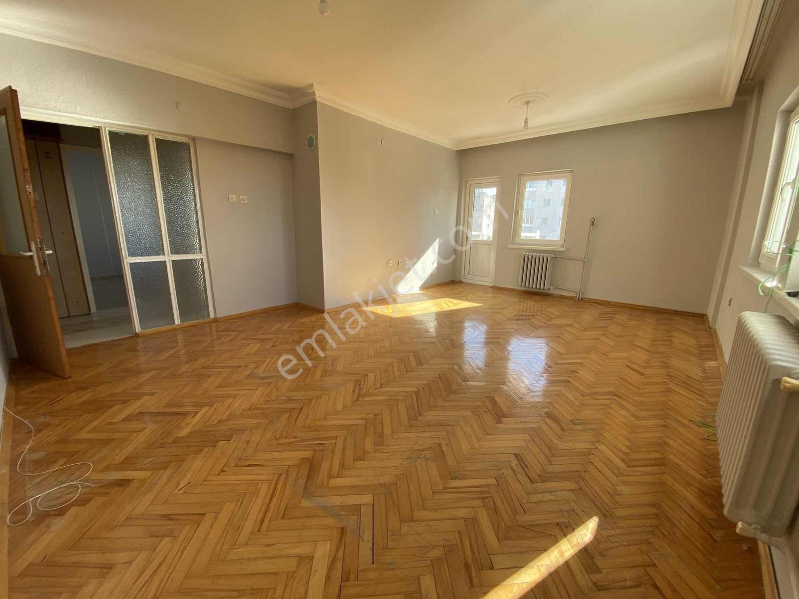 Au-75.yıl Mahallesi Bilge-2 Sitesinde Ferah Yaşam Satılık 2+1 — fotoğraf 3