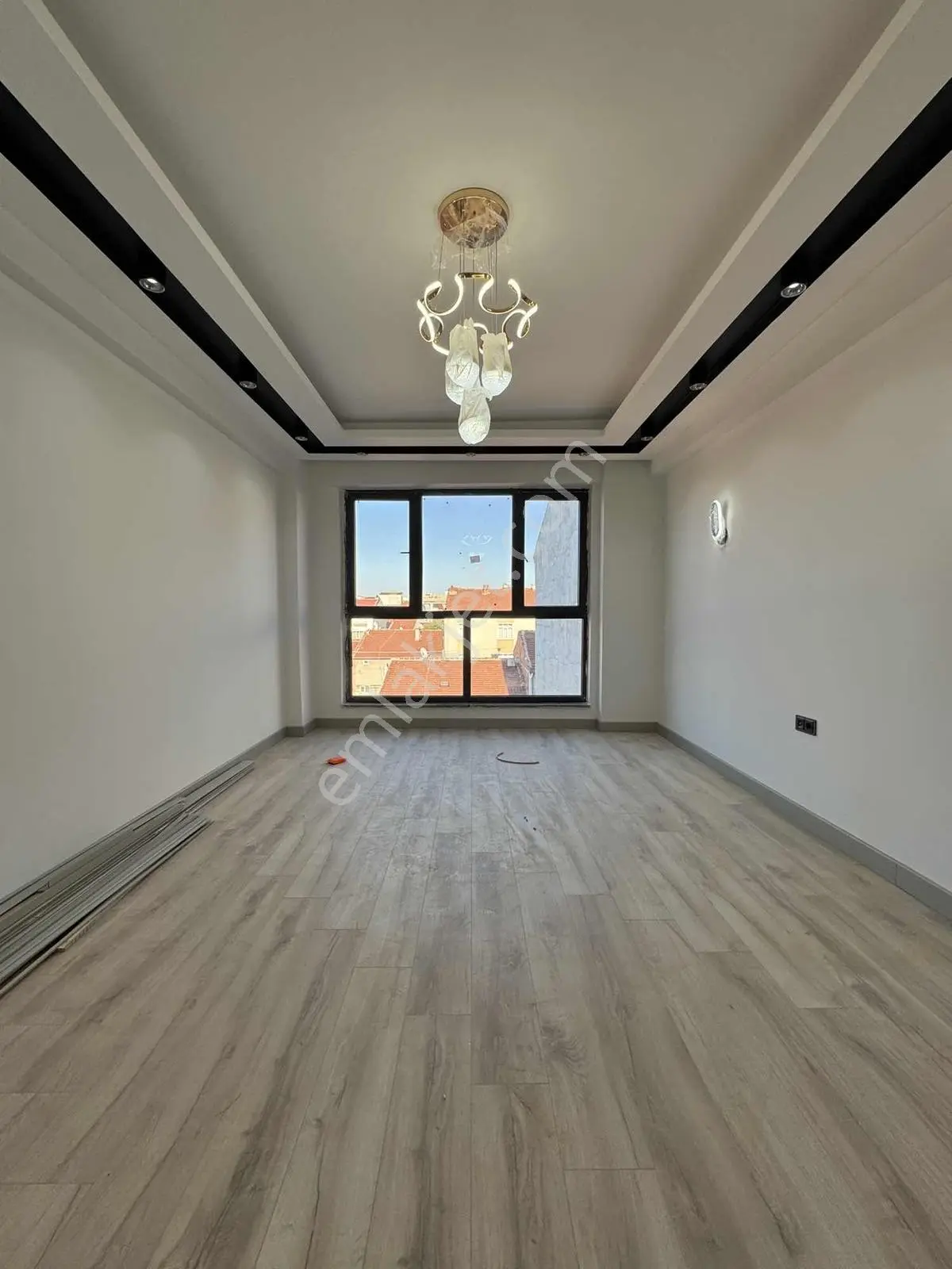 Eı-şirintepe Mah Ebeveyn Banyolu 100 Mt2 2+1 Daire — fotoğraf 4