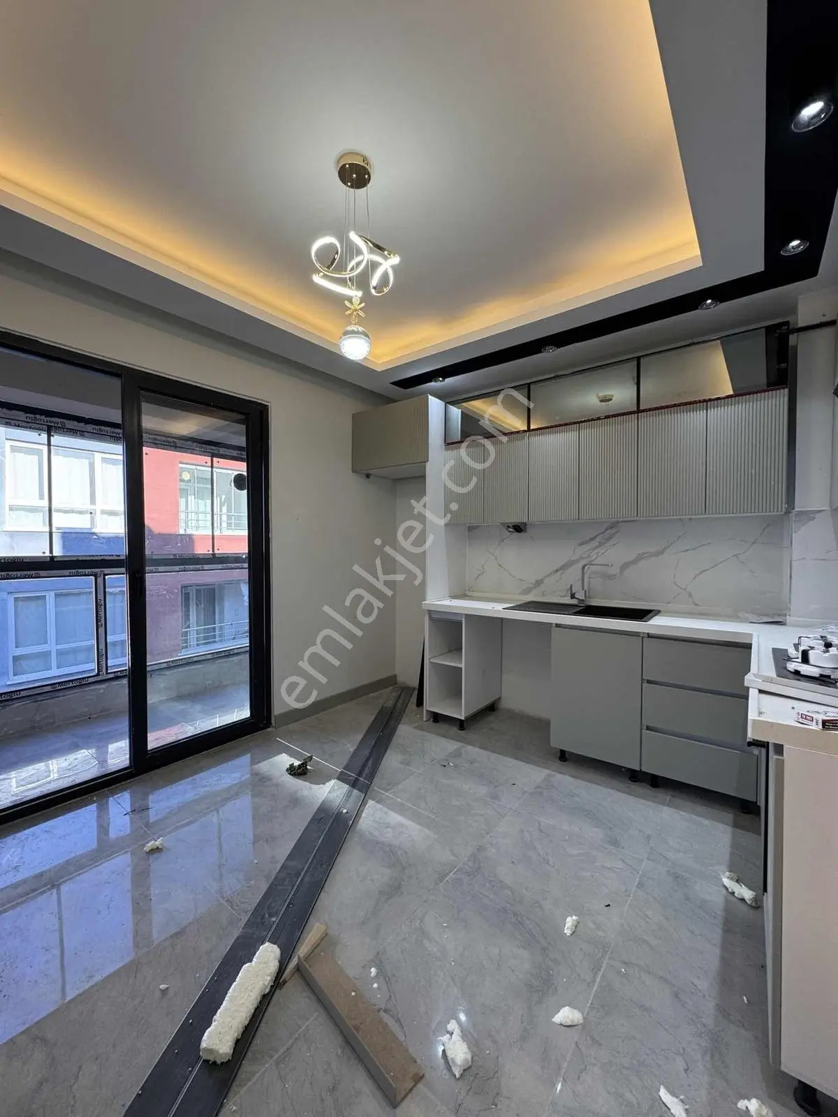 Eı-şirintepe Mah Ebeveyn Banyolu 100 Mt2 2+1 Daire — fotoğraf 5