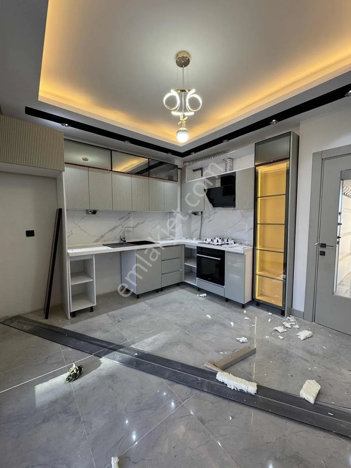 Eı-şirintepe Mah Ebeveyn Banyolu 100 Mt2 2+1 Daire — fotoğraf 6