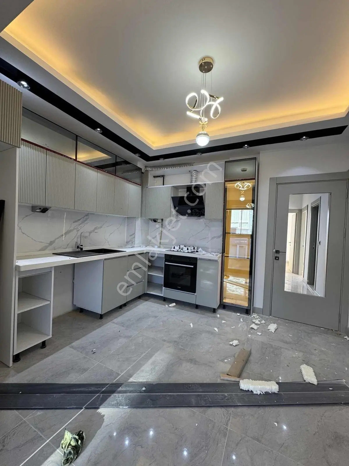 Eı-şirintepe Mah Ebeveyn Banyolu 100 Mt2 2+1 Daire — fotoğraf 7