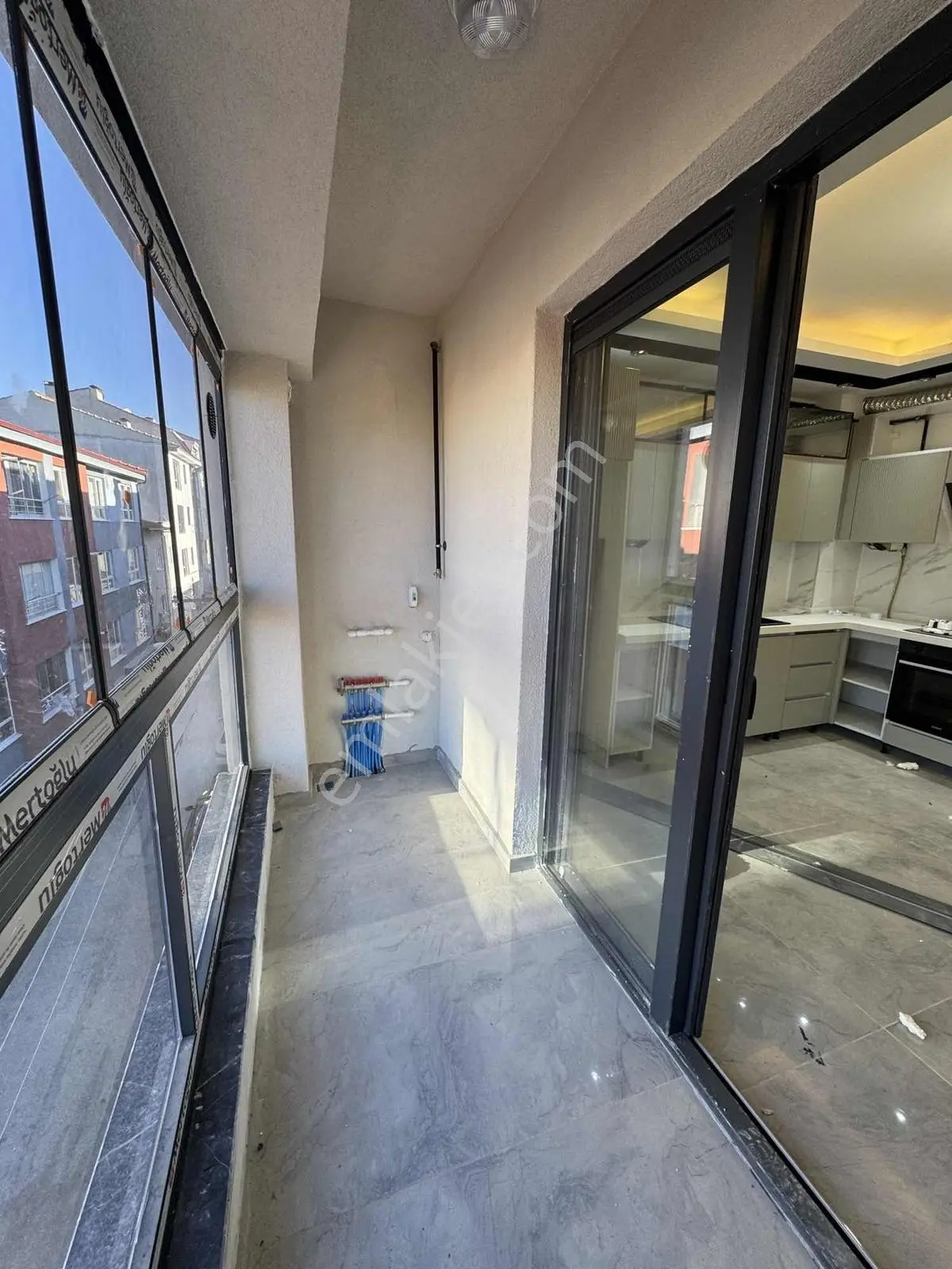Eı-şirintepe Mah Ebeveyn Banyolu 100 Mt2 2+1 Daire — fotoğraf 9
