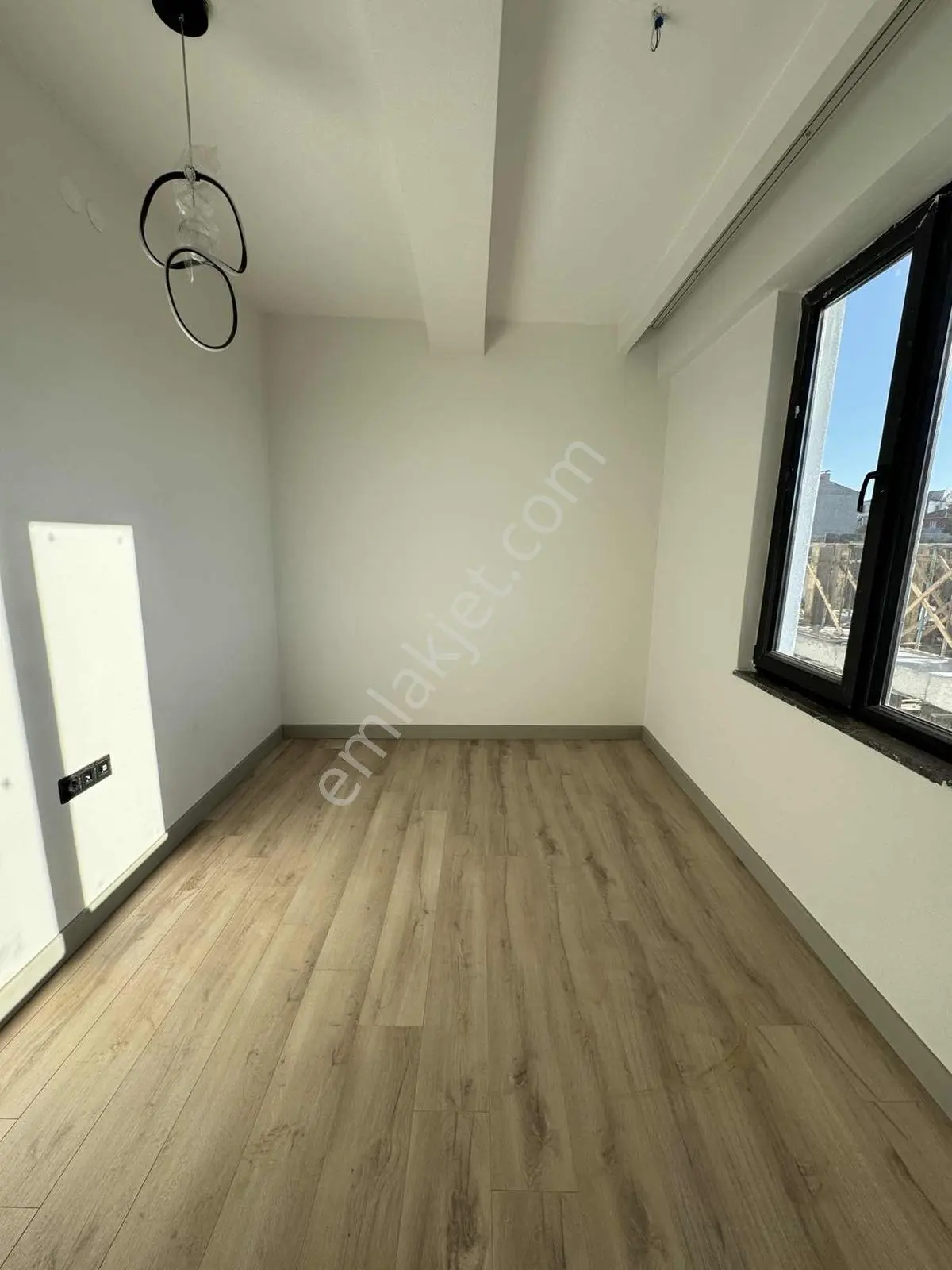 Eı-şirintepe Mah Ebeveyn Banyolu 100 Mt2 2+1 Daire — fotoğraf 13