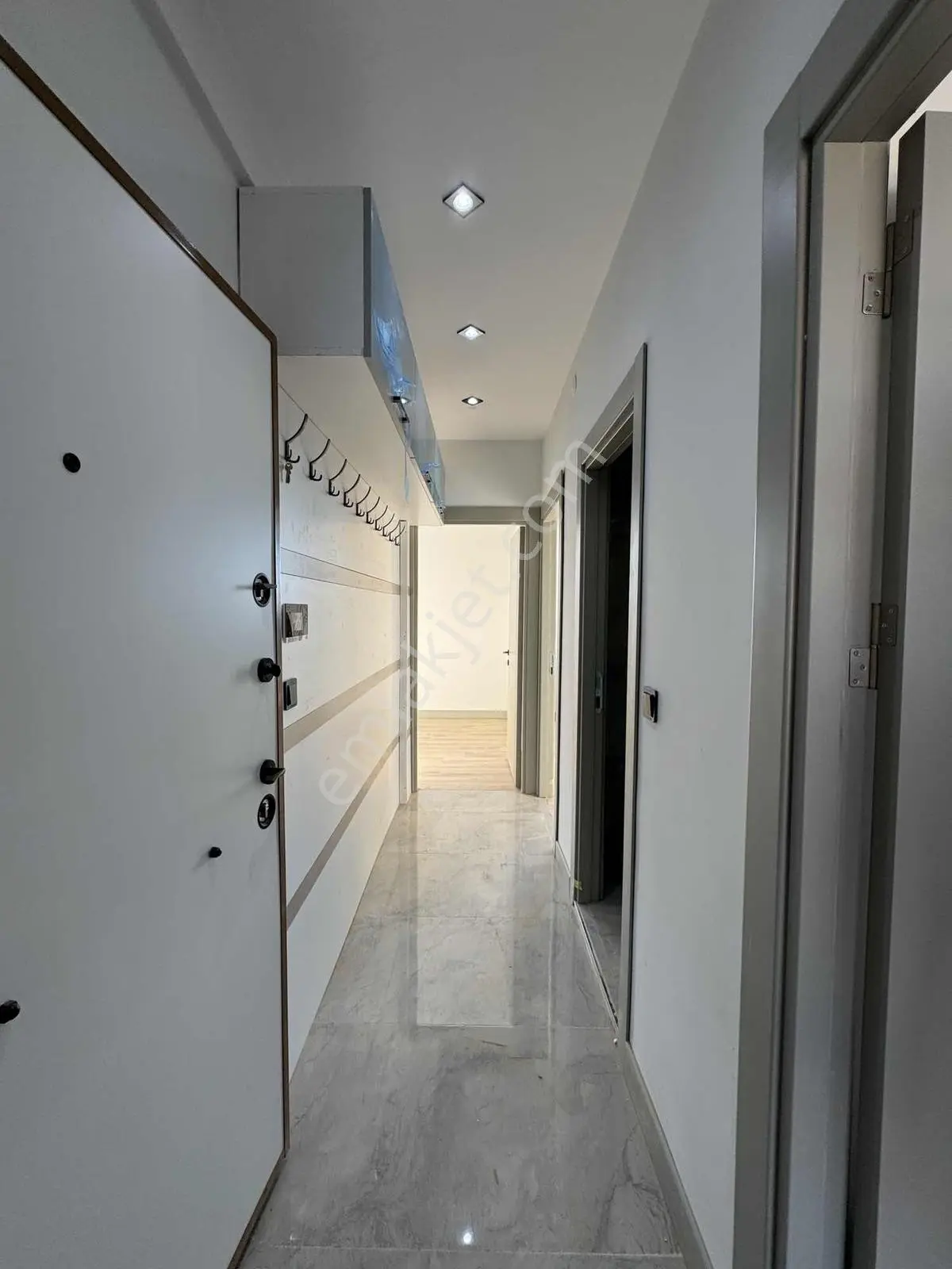 Eı-şirintepe Mah Ebeveyn Banyolu 100 Mt2 2+1 Daire — fotoğraf 16