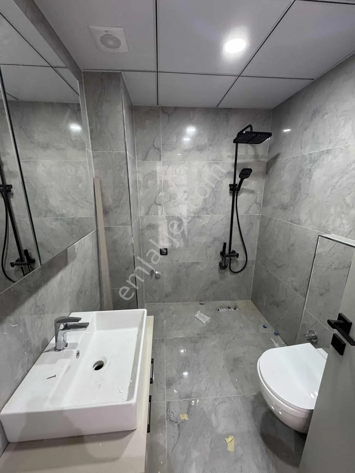 Eı-şirintepe Mah Ebeveyn Banyolu 100 Mt2 2+1 Daire — fotoğraf 18