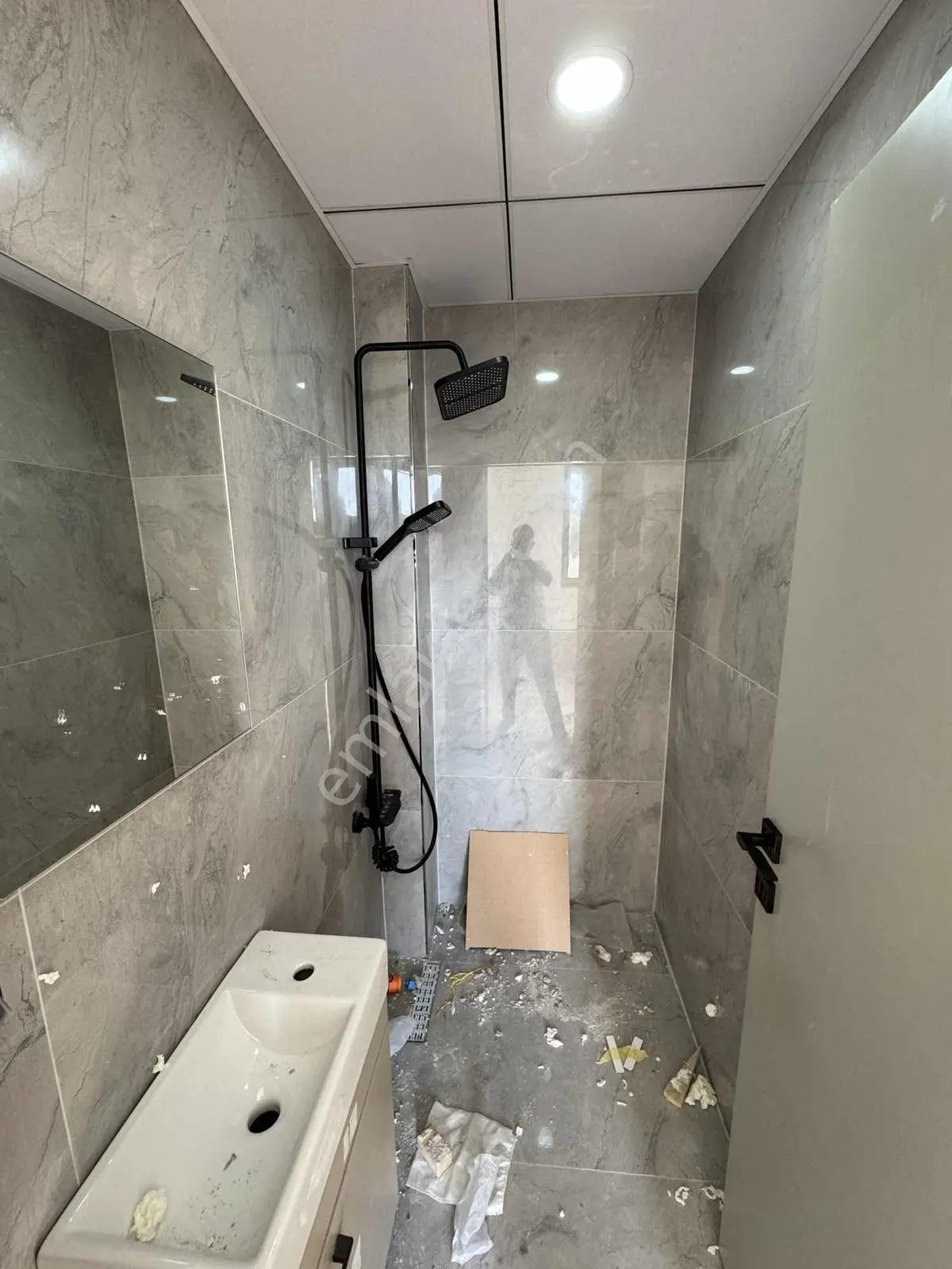 Eı-şirintepe Mah Ebeveyn Banyolu 100 Mt2 2+1 Daire — fotoğraf 20