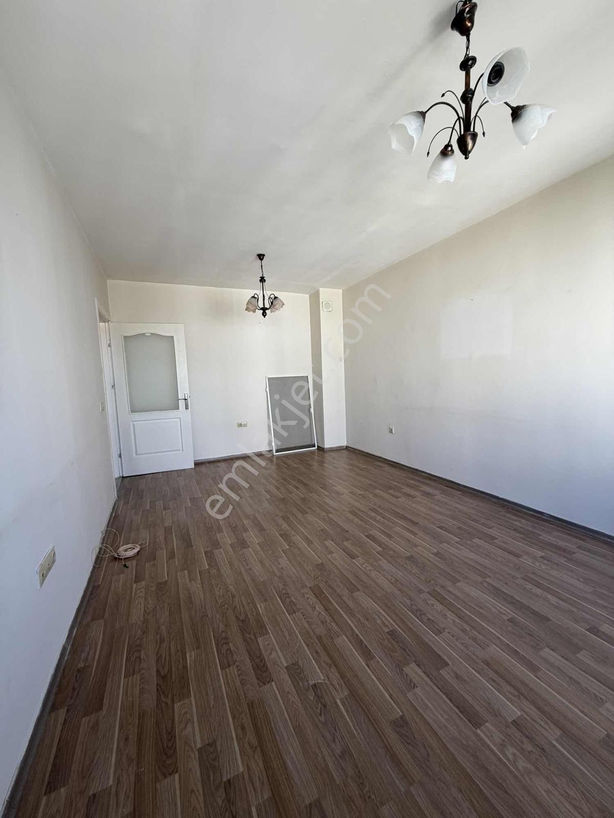 As-erenköy Tokilerde Satılık Fırsat 2+1 Çift Balkon Daire — fotoğraf 3