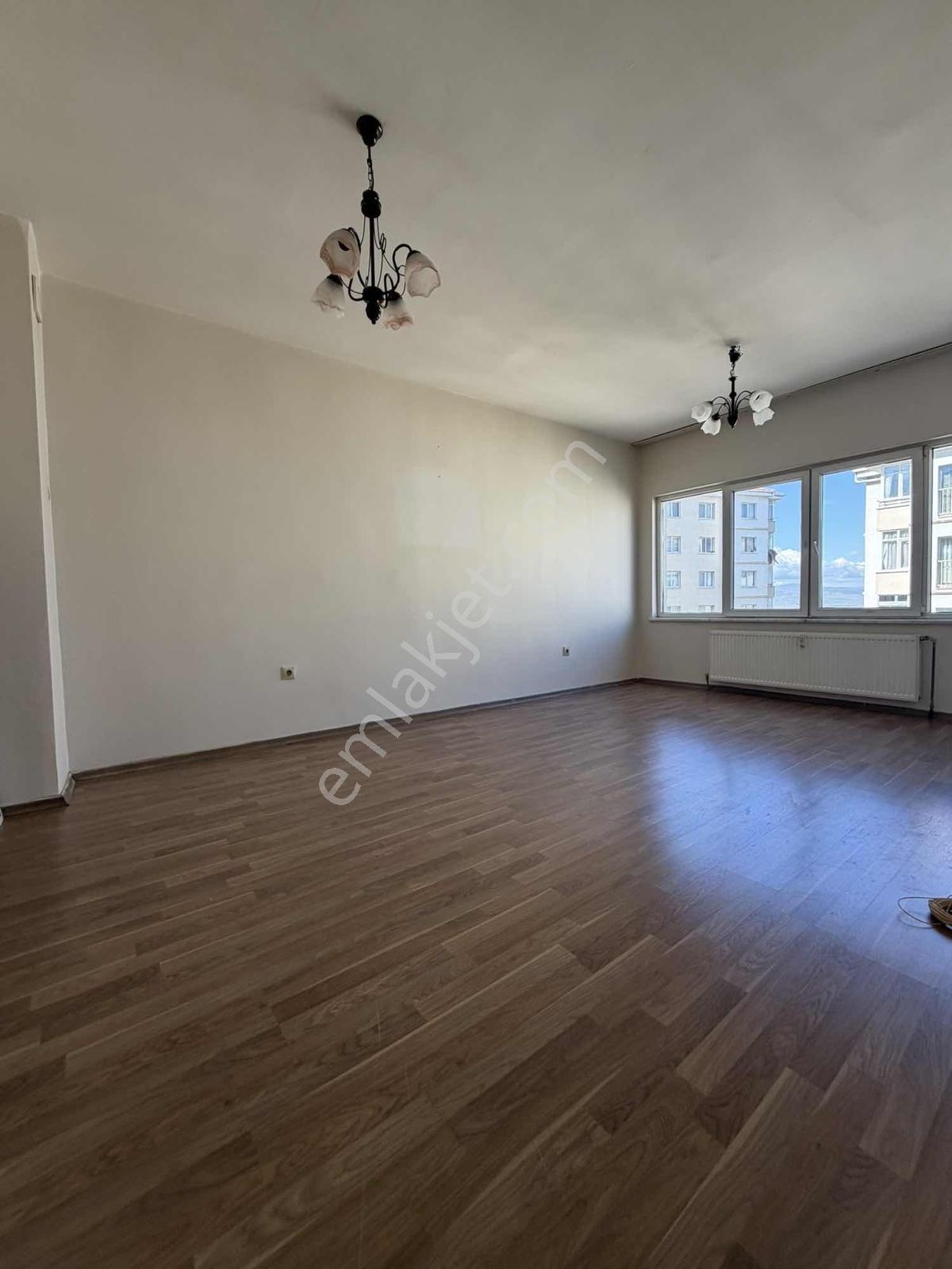 As-erenköy Tokilerde Satılık Fırsat 2+1 Çift Balkon Daire — fotoğraf 4