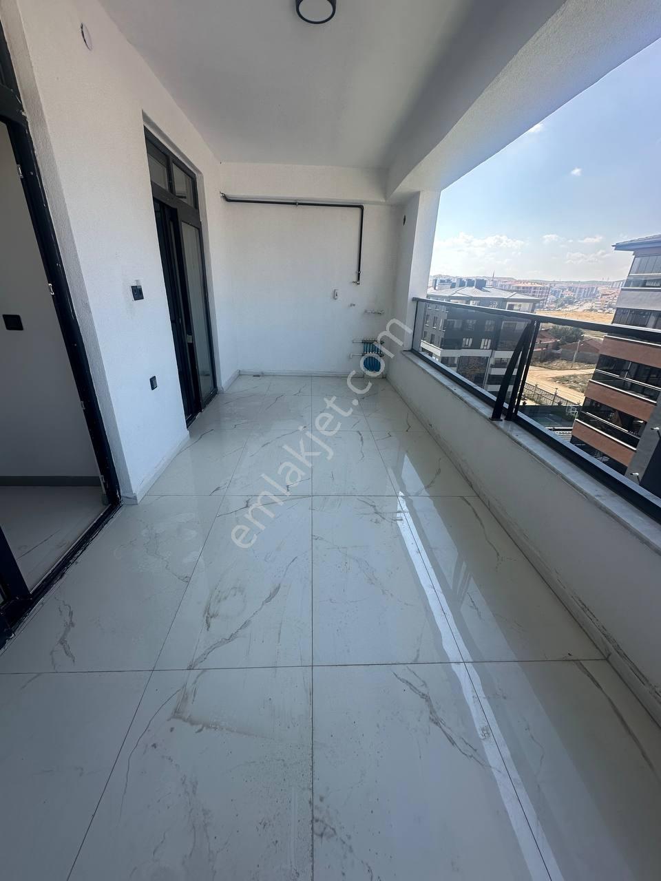 Md-desticiler Havuz Manzaralı, Lüks Site İçerisinde Satılık 2+1! — fotoğraf 5