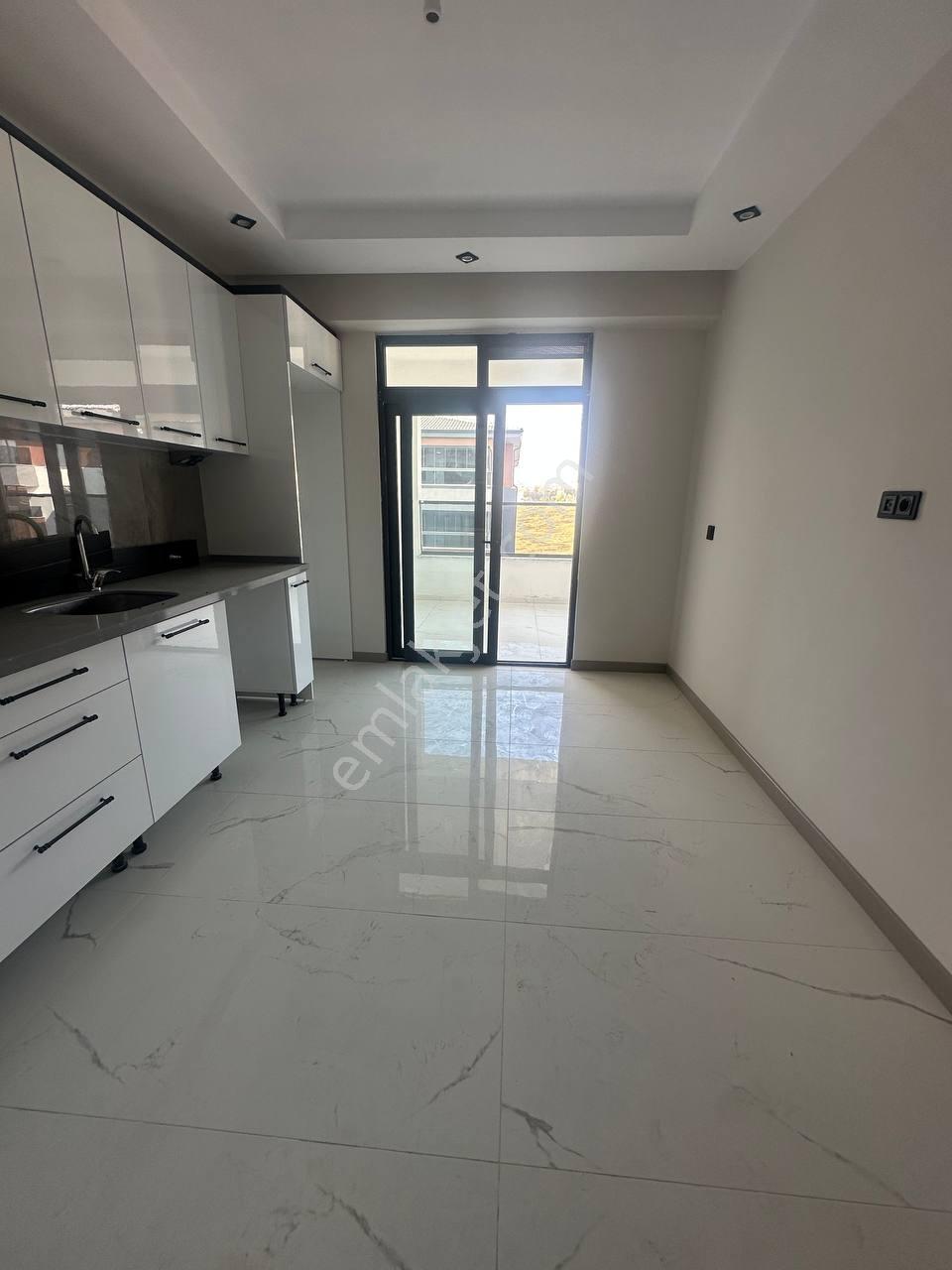 Md-desticiler Havuz Manzaralı, Lüks Site İçerisinde Satılık 2+1! — fotoğraf 6