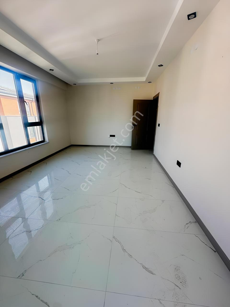 Md-desticiler Havuz Manzaralı, Lüks Site İçerisinde Satılık 2+1! — fotoğraf 9
