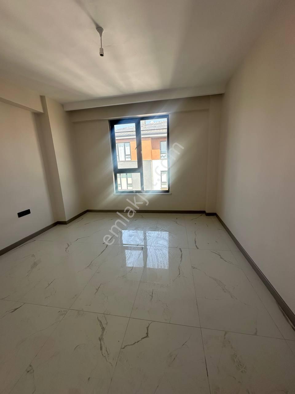 Md-desticiler Havuz Manzaralı, Lüks Site İçerisinde Satılık 2+1! — fotoğraf 11